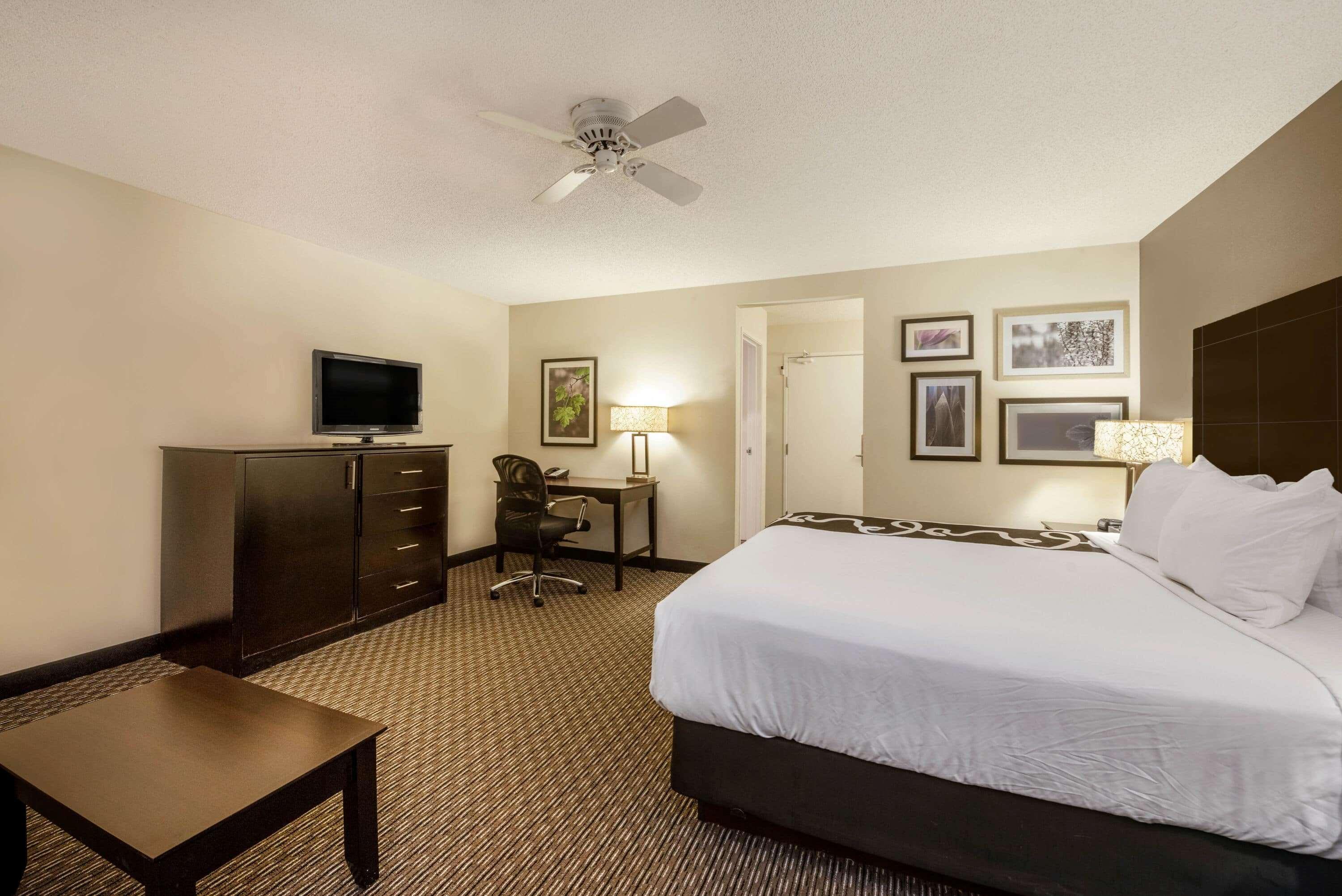 Hotel La Quinta By Wyndham Cleveland