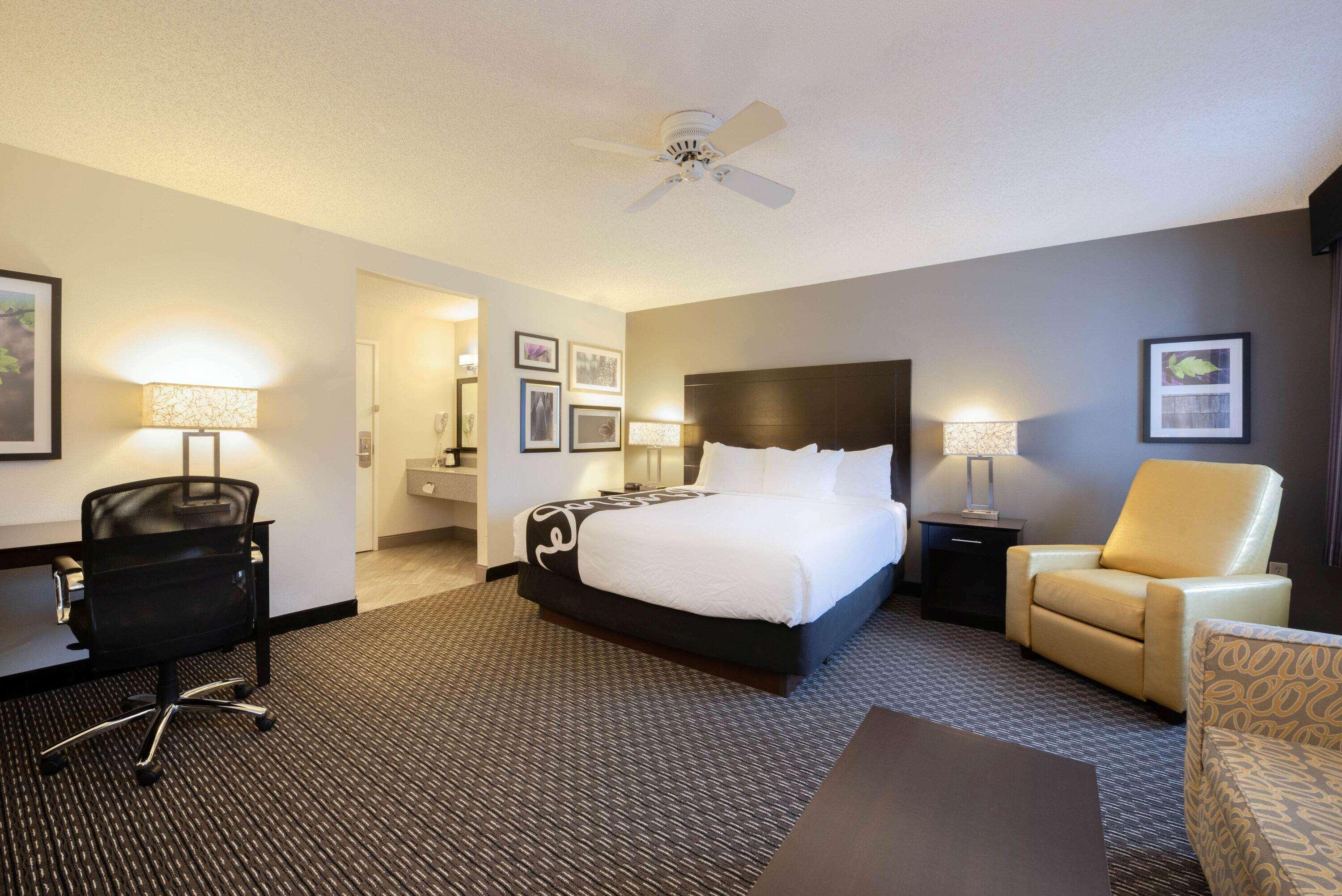La Quinta By Wyndham Cleveland Hotel Macedonia