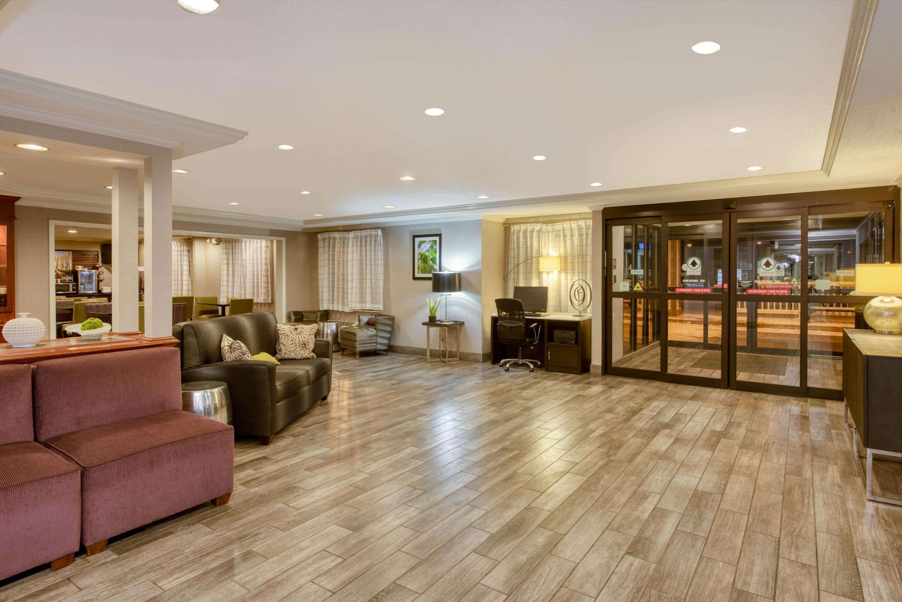 La Quinta By Wyndham Cleveland Hotel