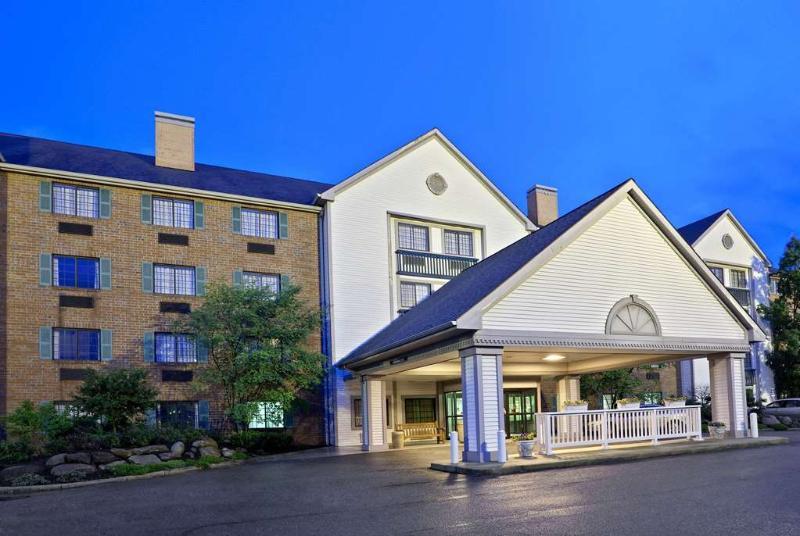 Hotel La Quinta By Wyndham Cleveland Macedonia